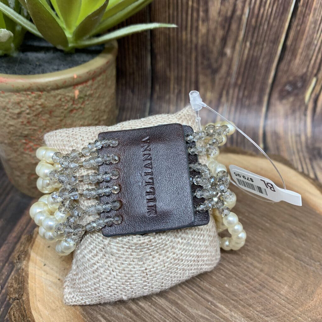 Millianna Chunky Pearl Cuff