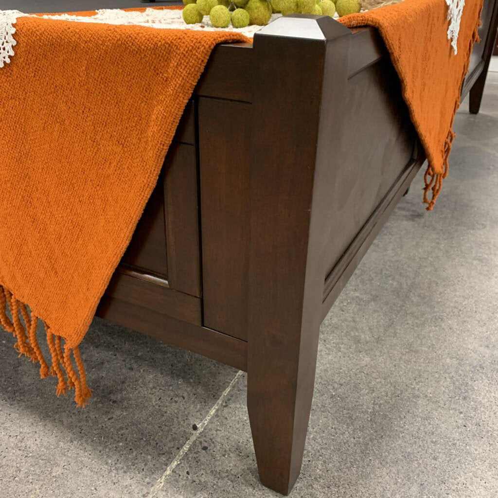 King Mansion Storage Bed
