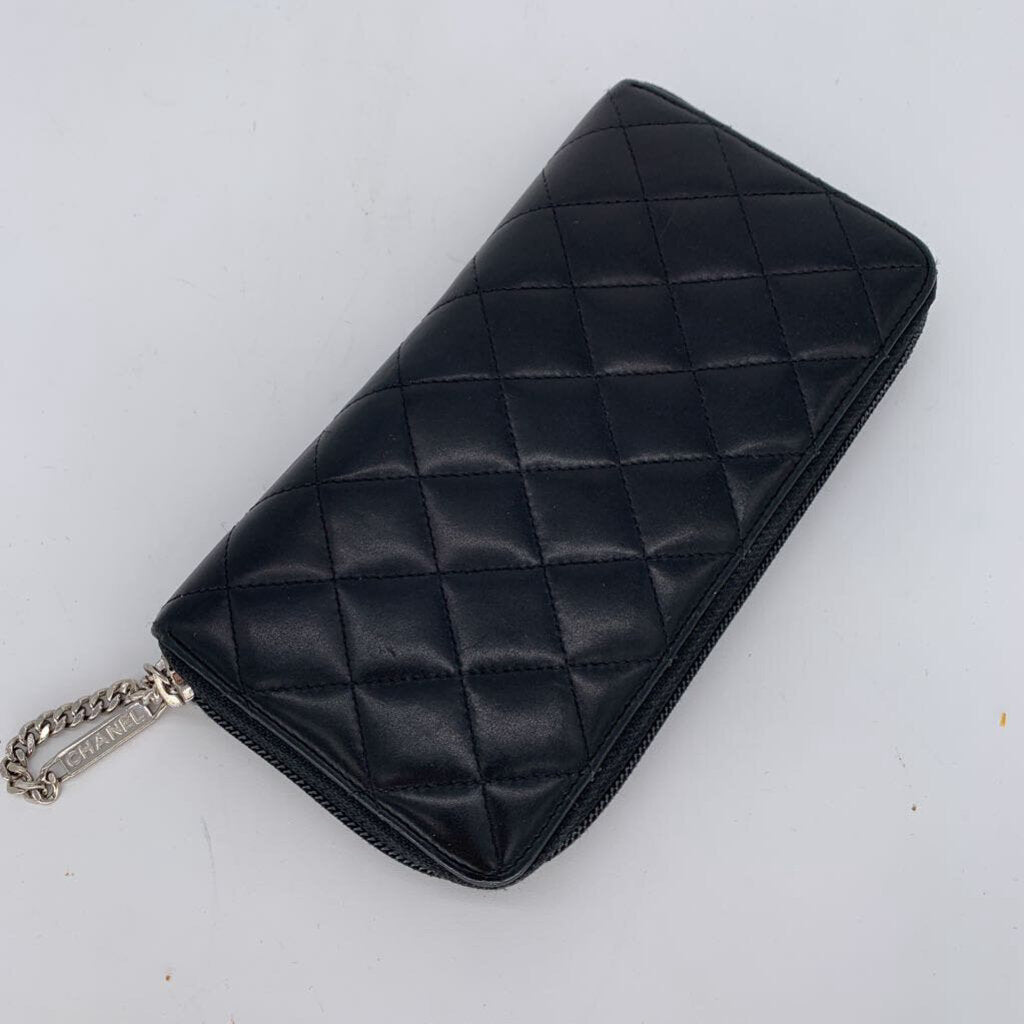Chanel Zipper Wallet