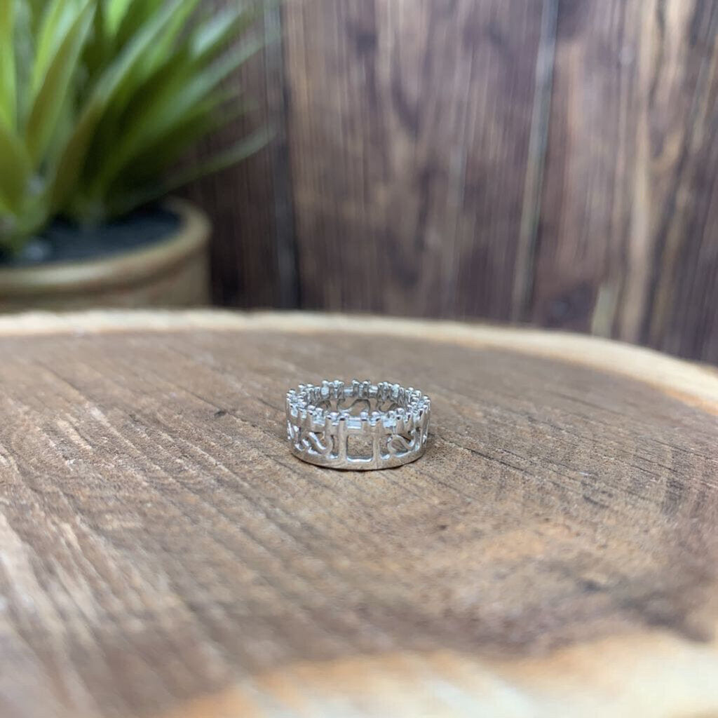 10k WG Diamond Circle Pendant
