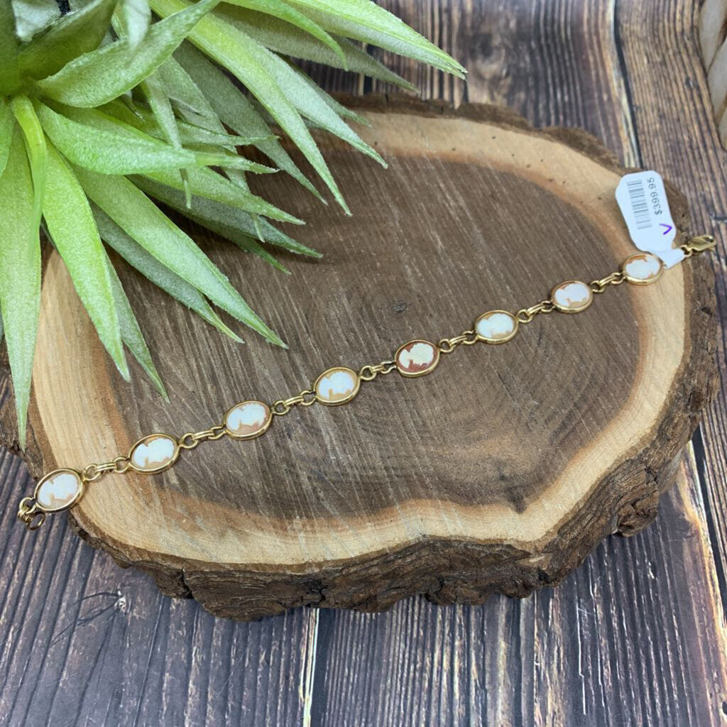 14k VTG Cameo Bracelet