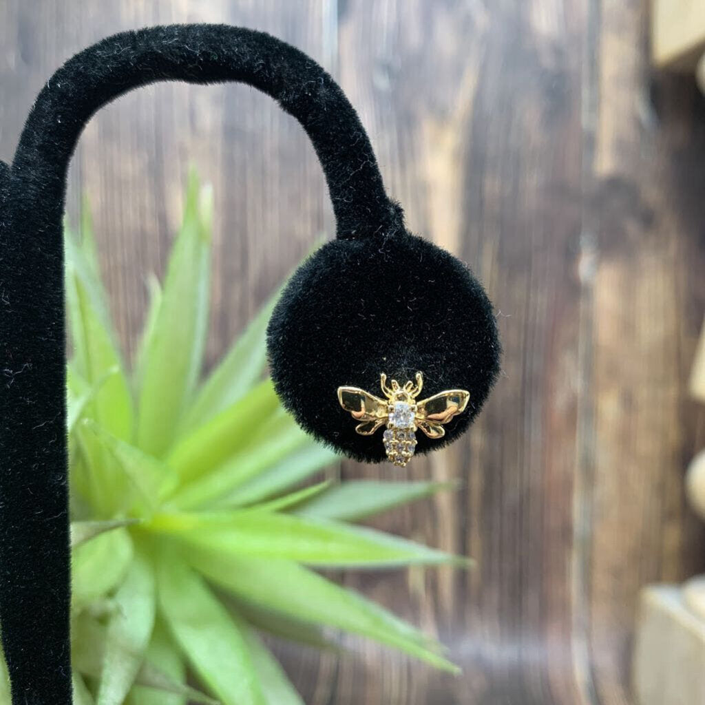 Bee Stud Errngs