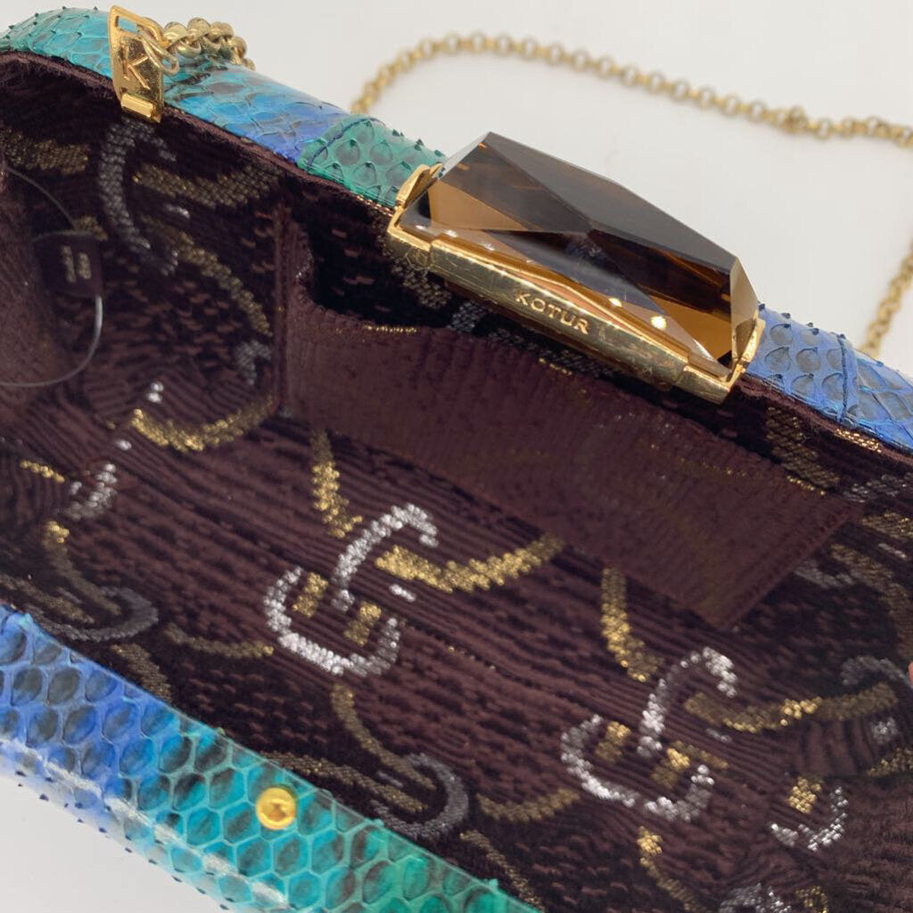 Kotur Clam Shell Clutch