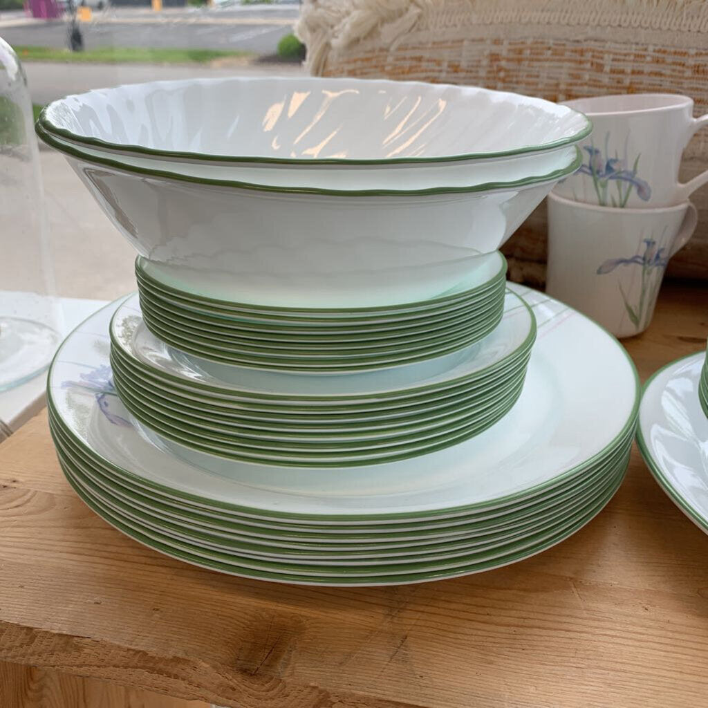 Corelle Dish Set