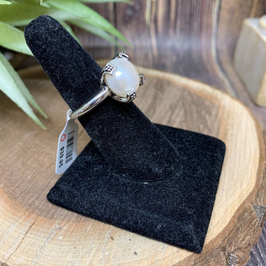Honora Pearl Ring