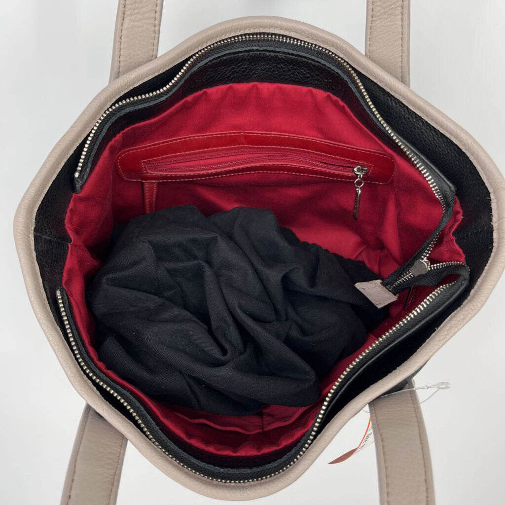 Laudi Vidni Shoulder Bag