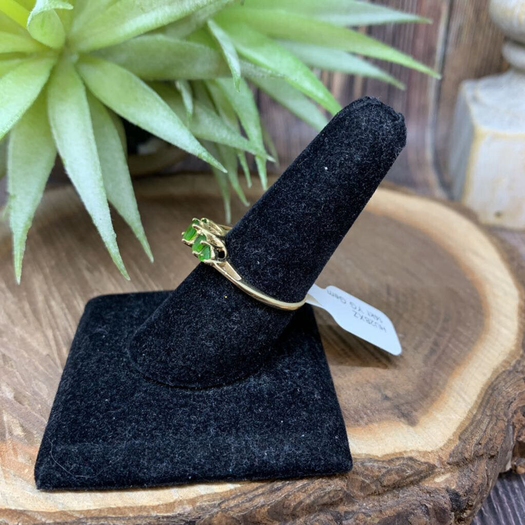 14kt YG Green Gem Ring