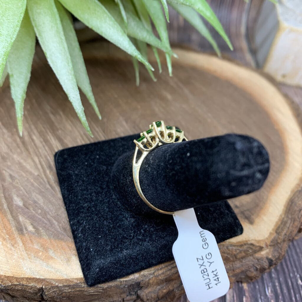 14kt YG Green Gem Ring
