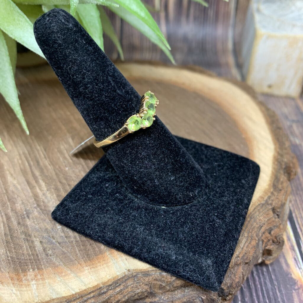 14kt YG Green Gem Ring