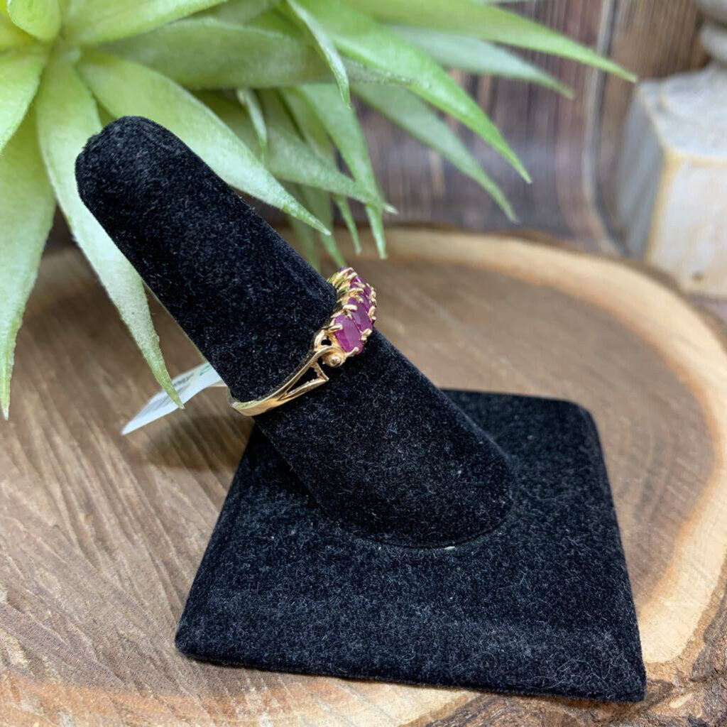 10kt Gem Ring