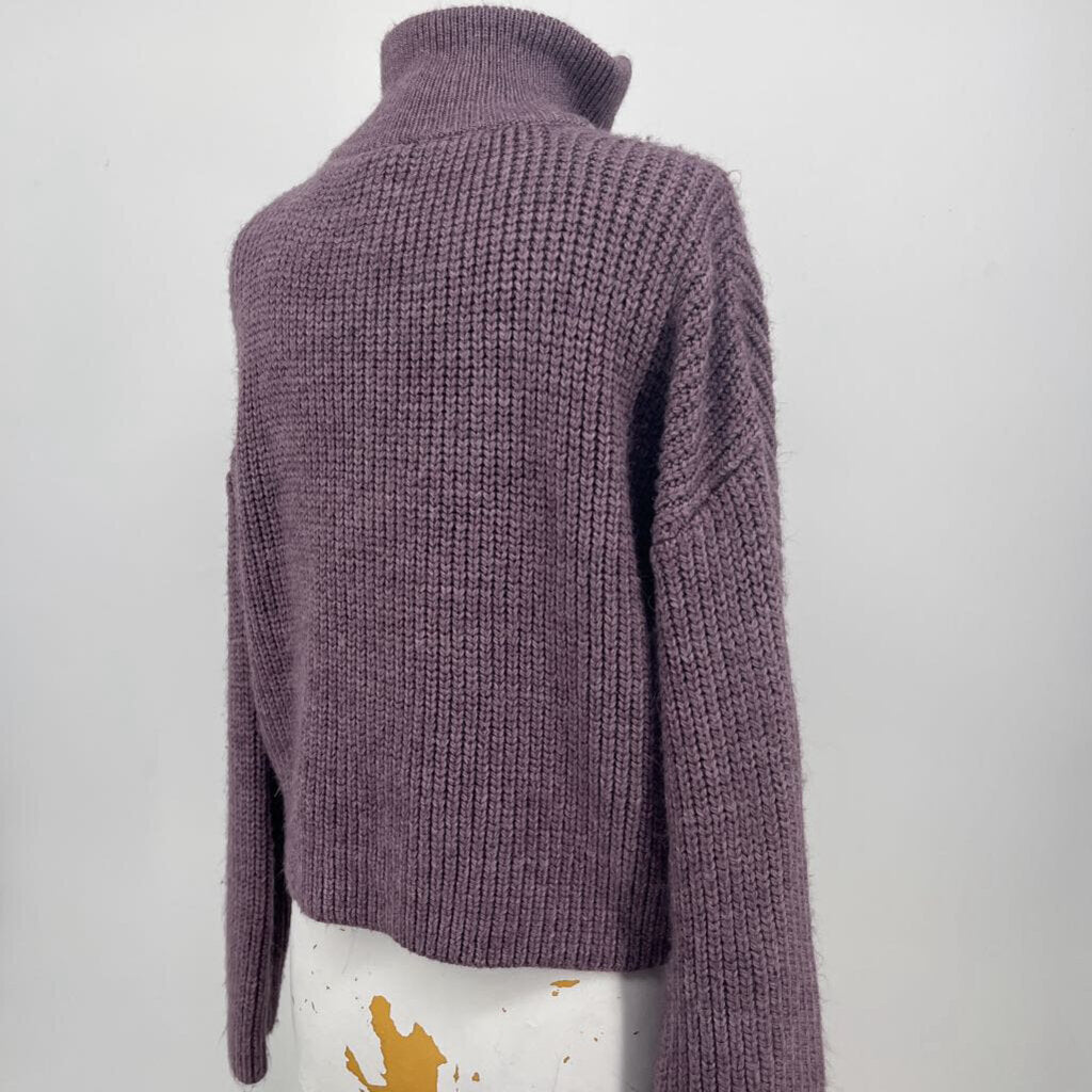 BDG Sweater