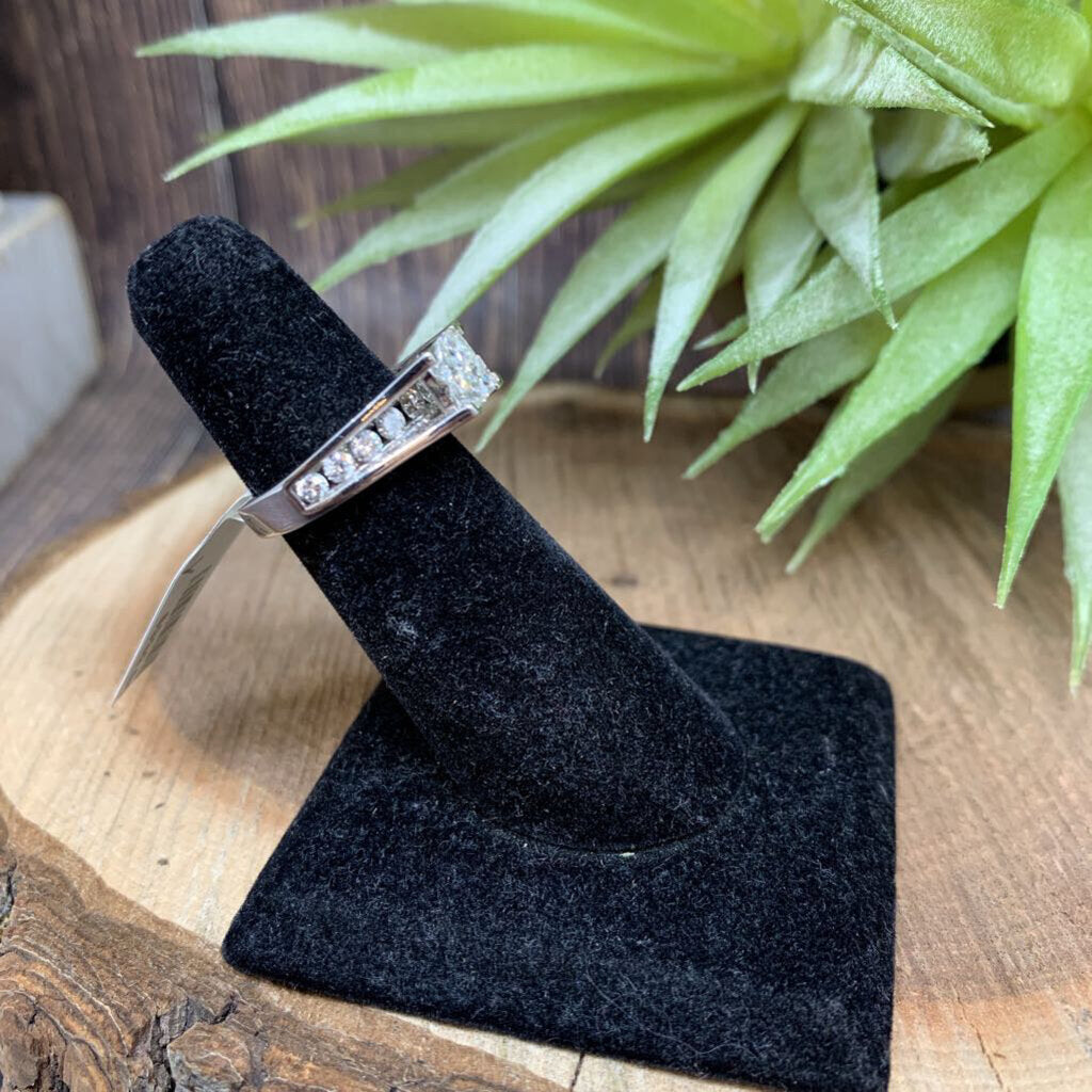 14k WG Diamond Ring