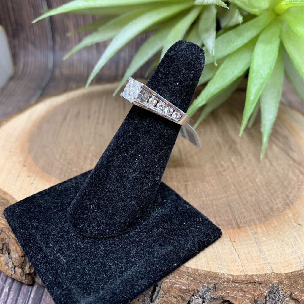 14k WG Diamond Ring