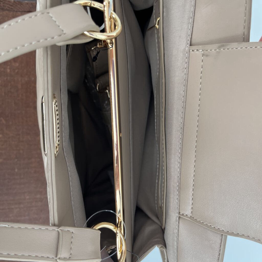 Badgley Mischka quilted Bag