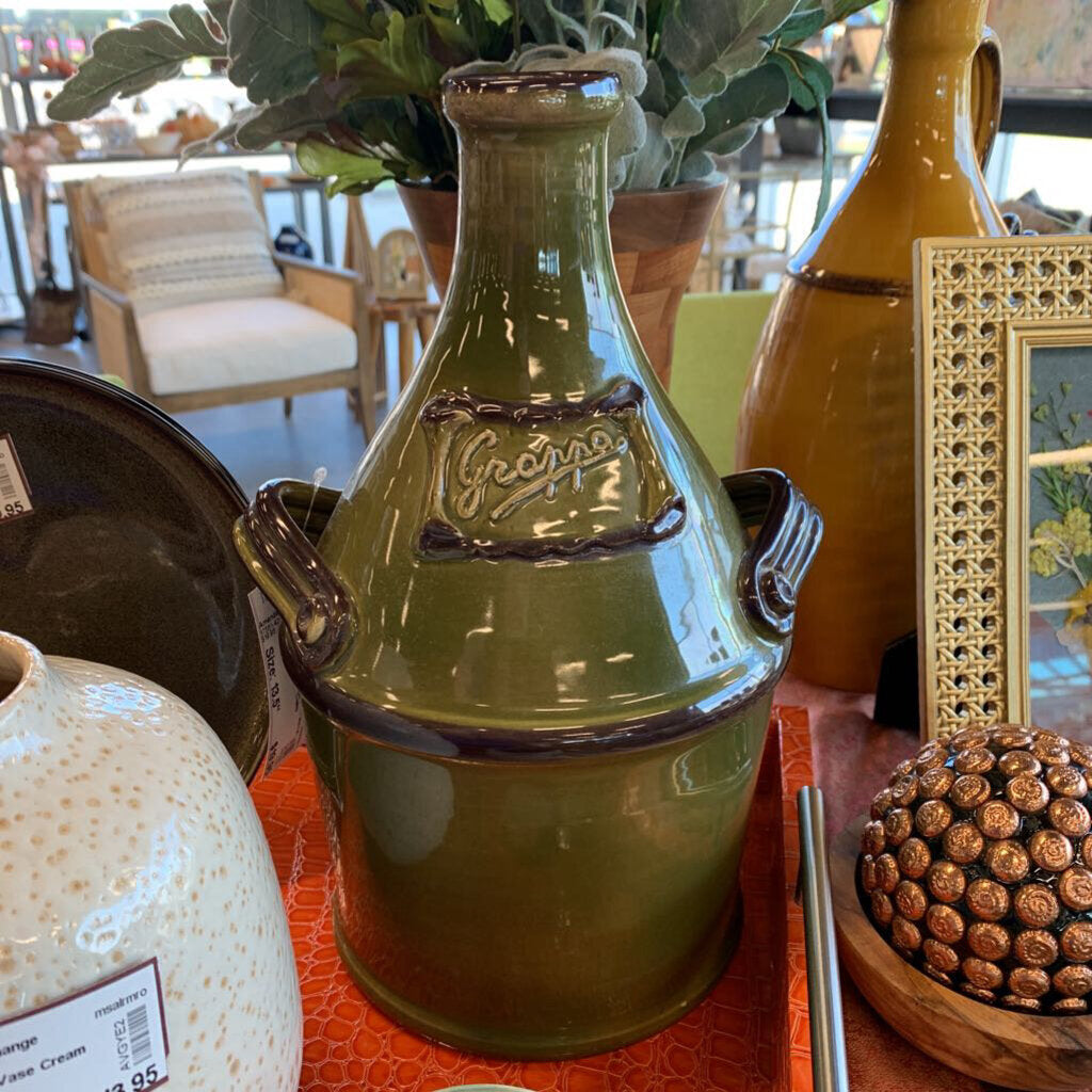 Groppo Jug with Handles