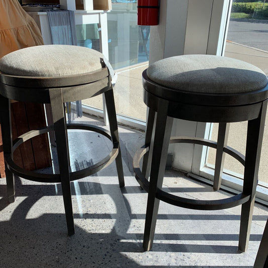 Arhuas Counter Stool Set