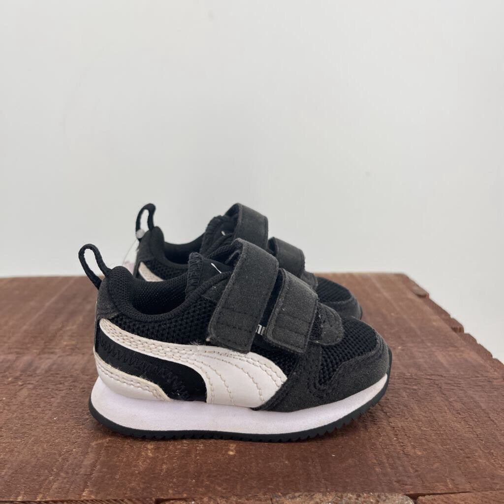Puma Sneakers