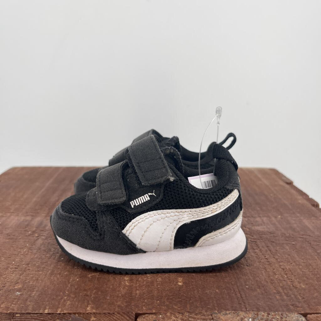 Puma Sneakers