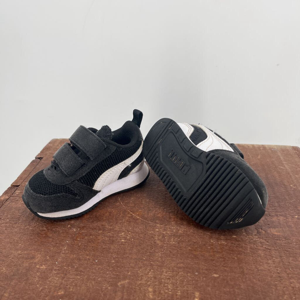 Puma Sneakers