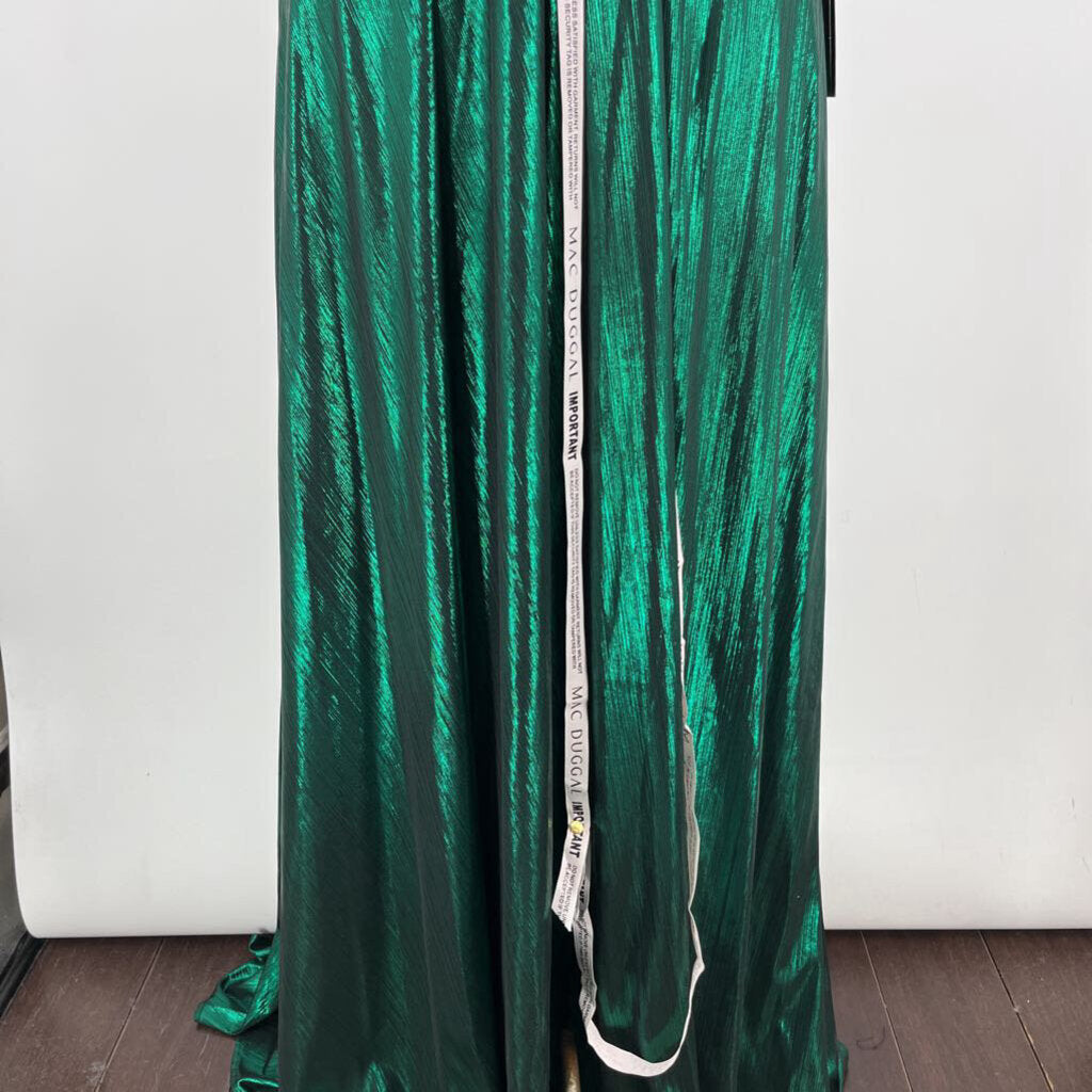 Ieenna Slvls Gown