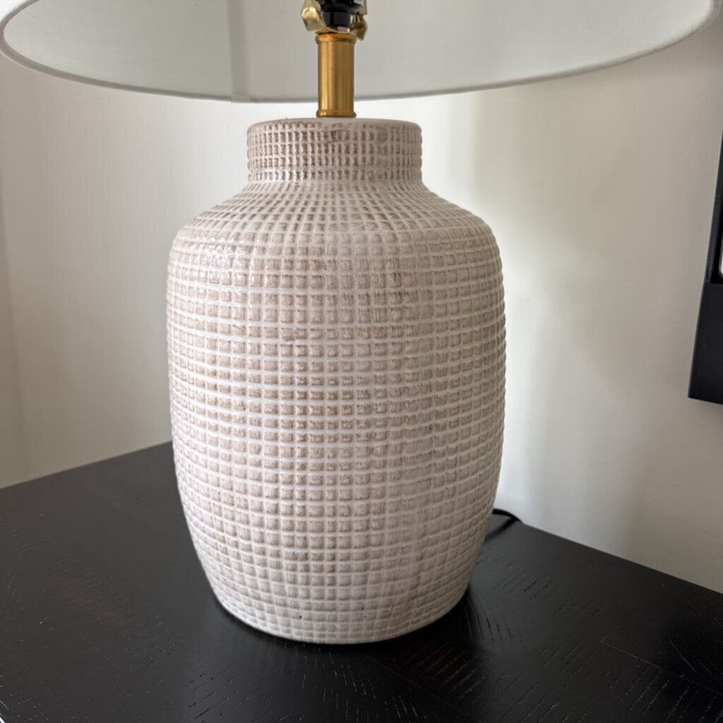 Dimpled Square Pattern Lamp