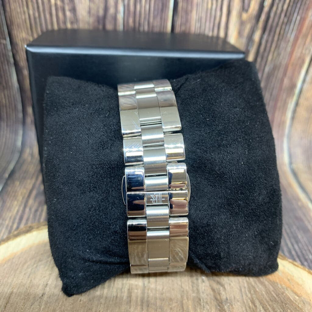 Lisa Robertson Watch