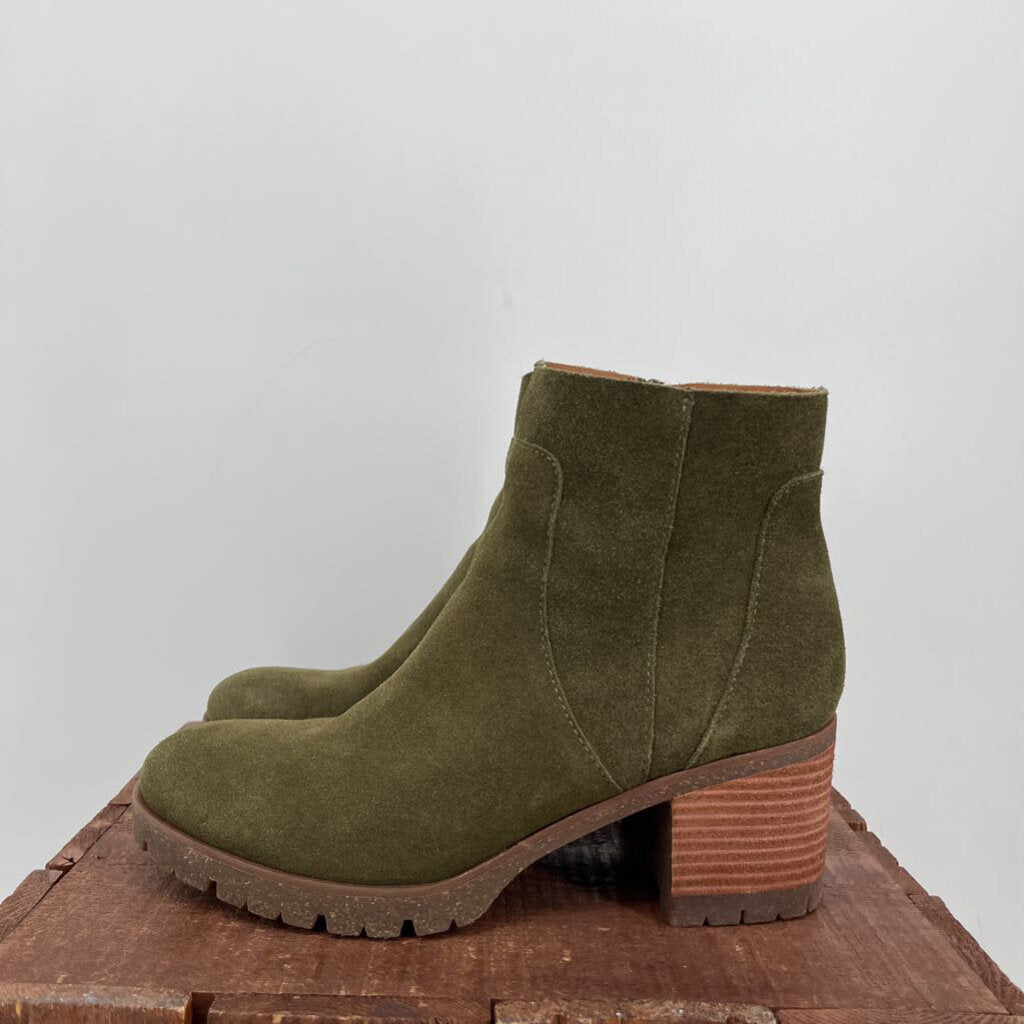 Korks Suede Booties