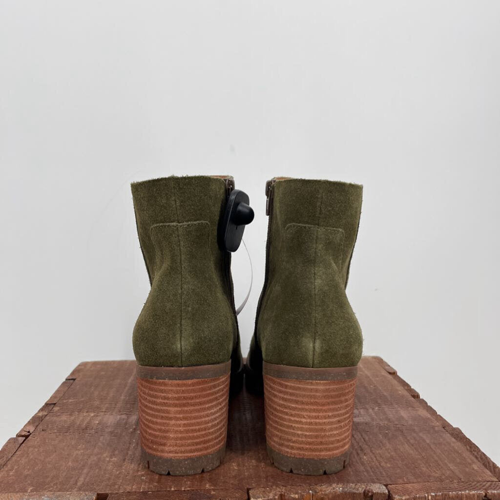 Korks Suede Booties