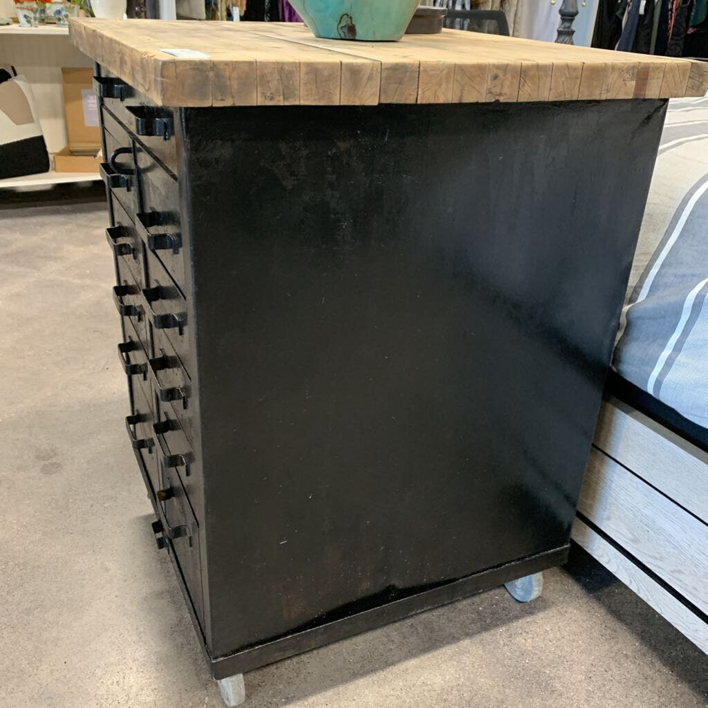 VTG Industrial Rolling Cabinet