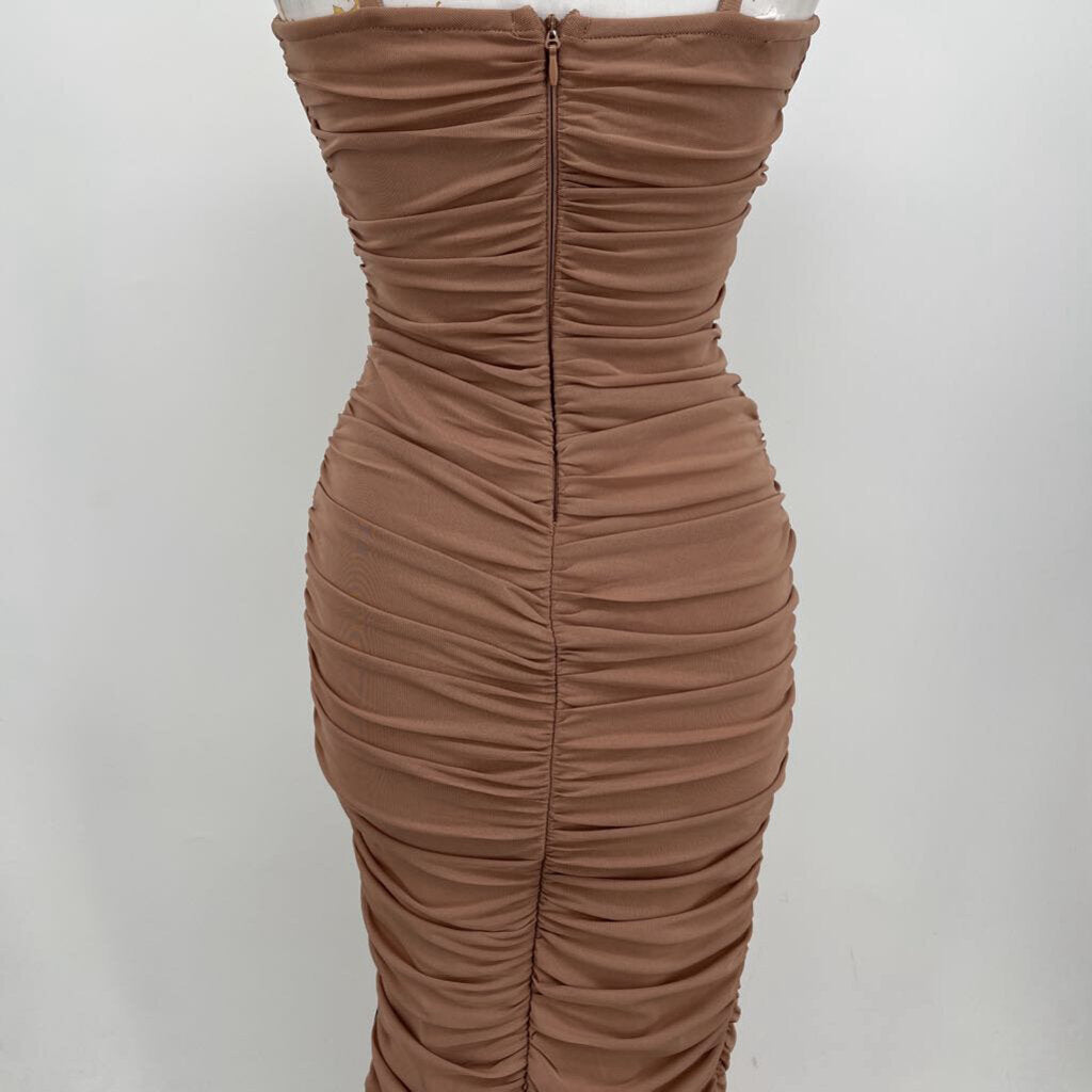 Elliatt Slvls Ruched Sides Dress