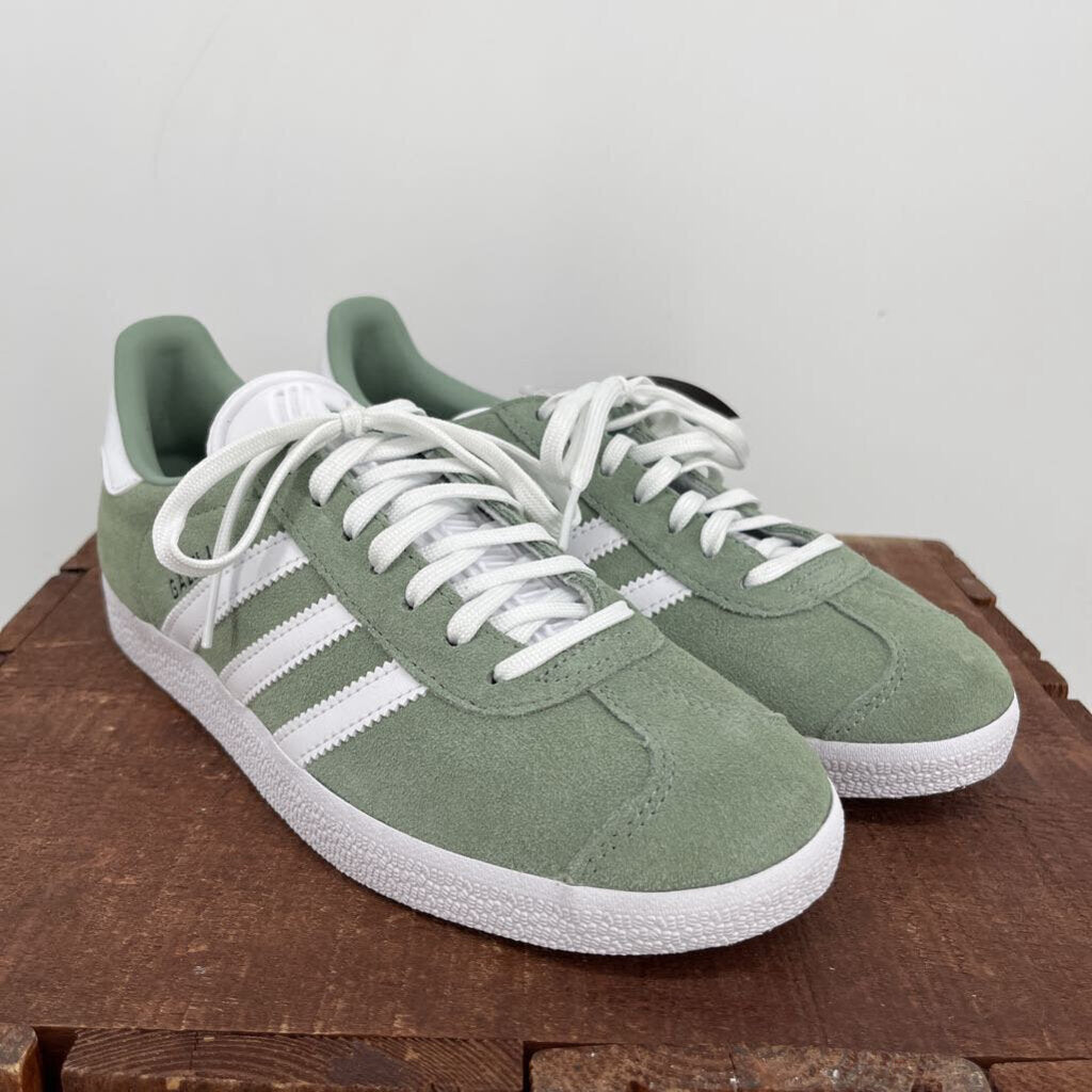 Adidas Sneakers