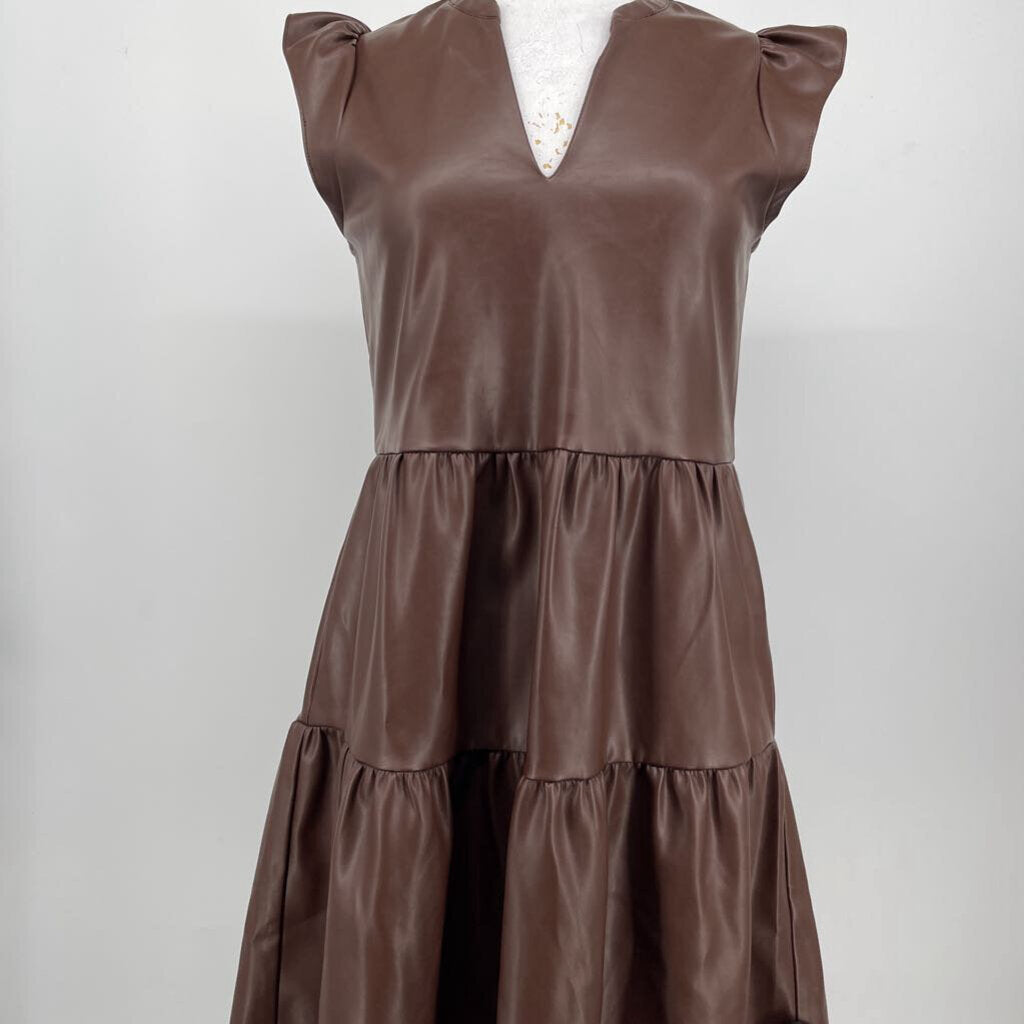 Evereve Sleeveless Faux Leather