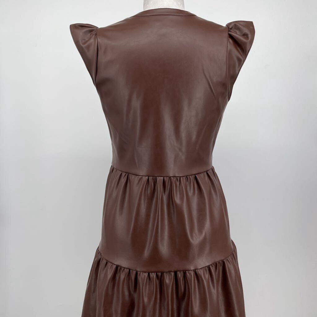 Evereve Sleeveless Faux Leather