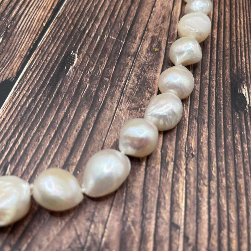 Baroque Pearl Necklace