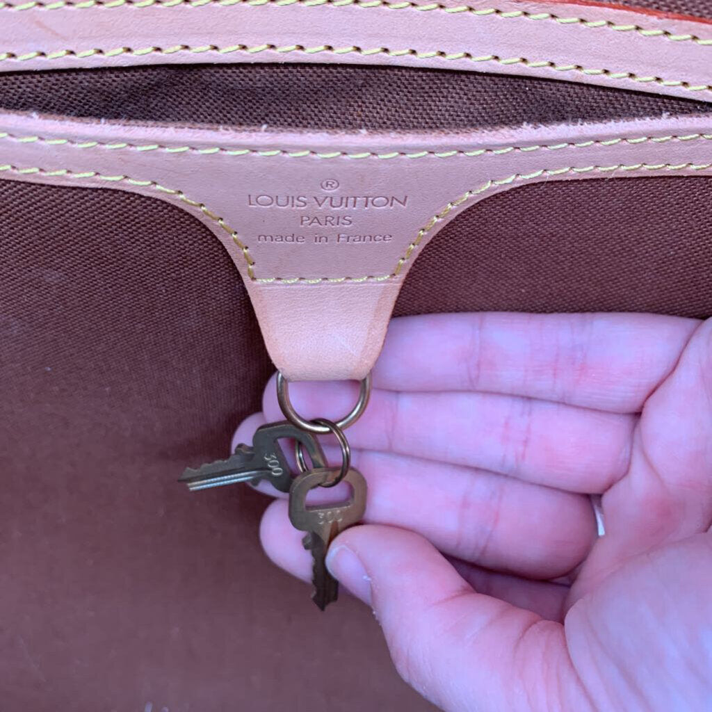 Louis Vuitton Elipse Handbag