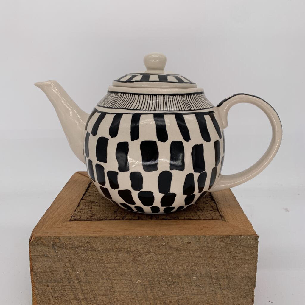 Ceramic Teapot w/Lid