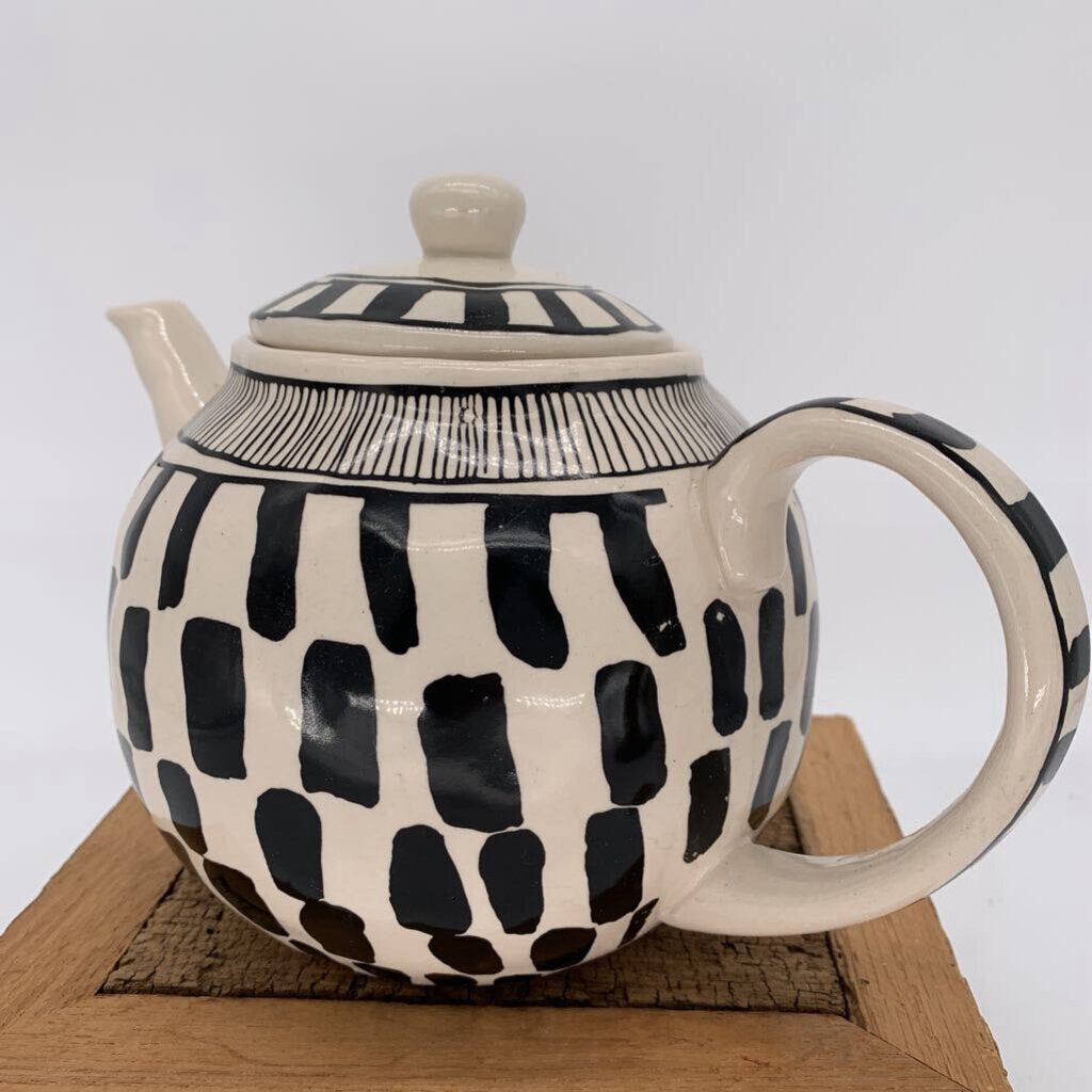 Ceramic Teapot w/Lid