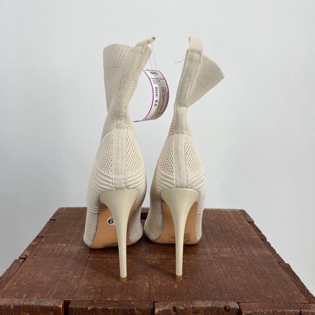 Cape Robbins heeled Boots