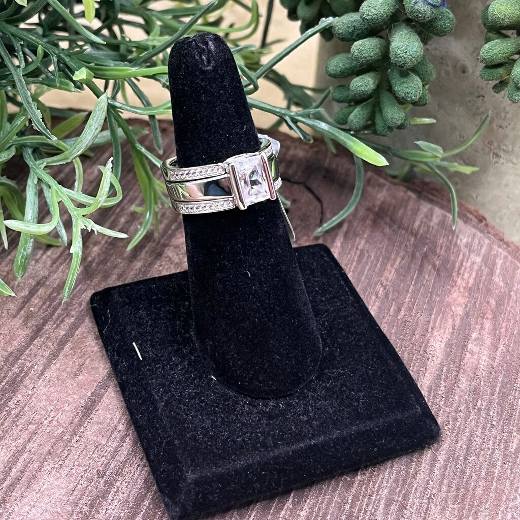 Jeulia Sterling CZ Ring Set