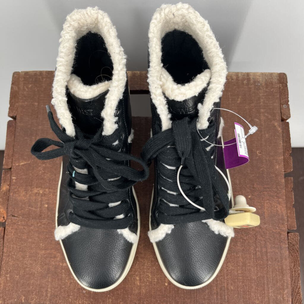 Nine West Lace-up Bootie