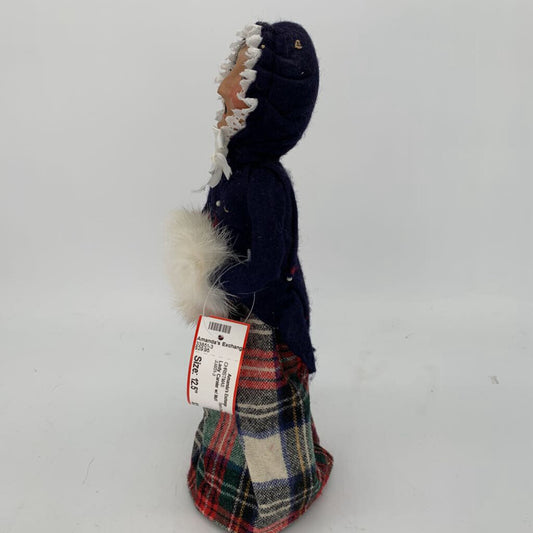 Lady Caroler w/ Muff