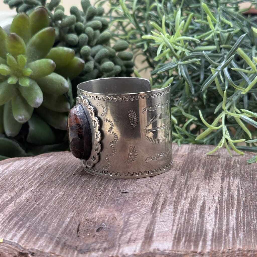 Oval Stn Cuff