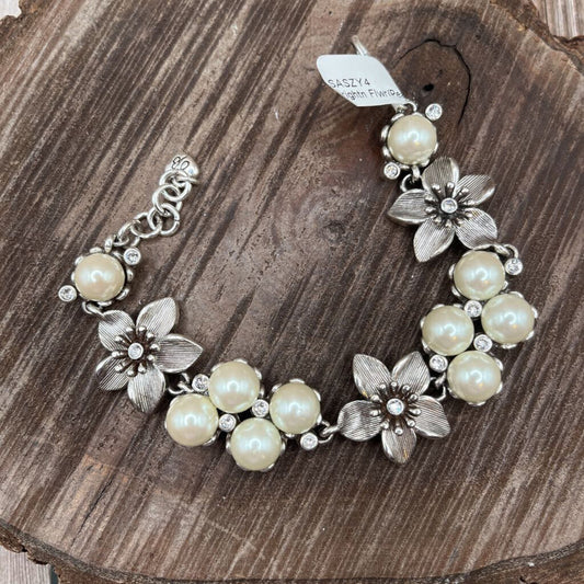 Brighton Catch the Moon Bracelet