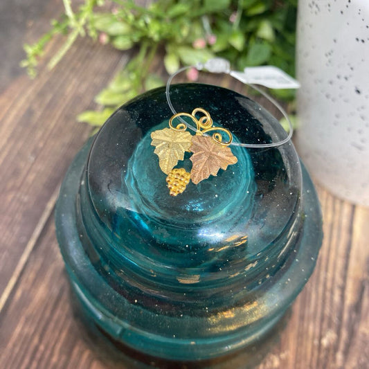 10k Grape Leaf Pendant