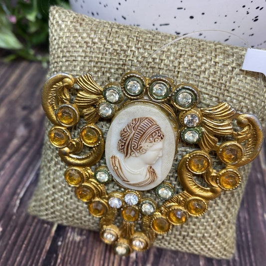 Vintage Cameo Dress Clip