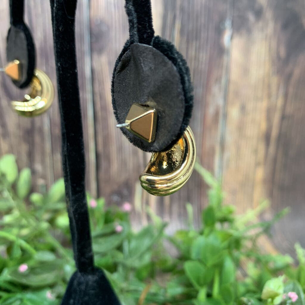 White House Black Market Earrings