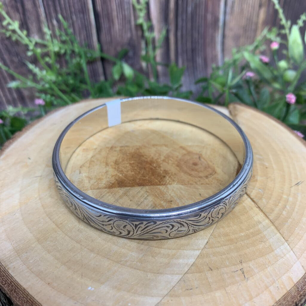 Brighton Scroll Bangle