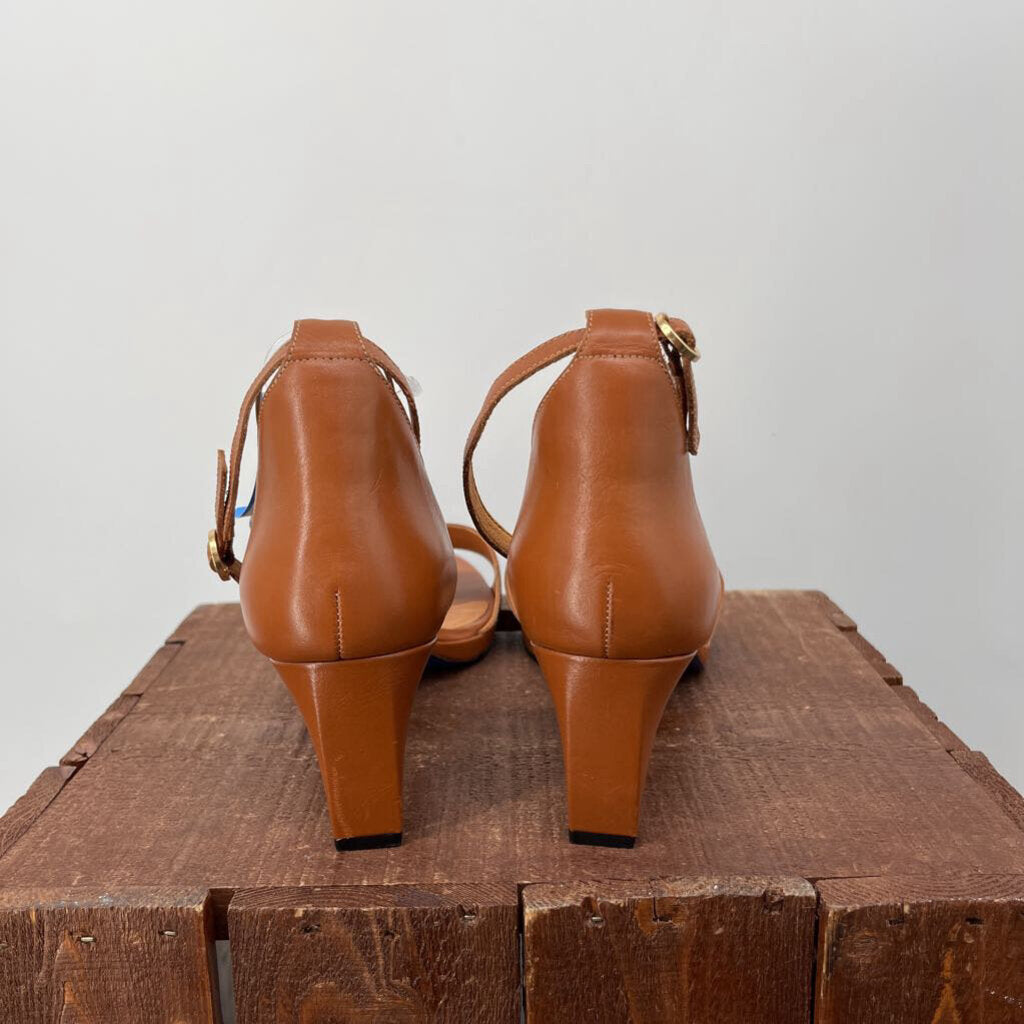 Dr. Liza Heeled Sandal