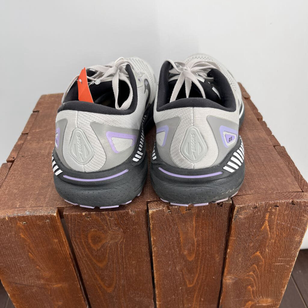 Brooks Sneakers