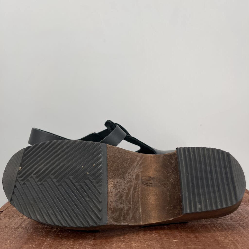 Lotta's Clogs